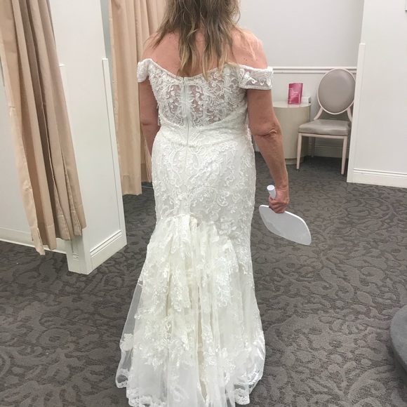 Wedding dress NEW NEVER WORN - Picture 7 of 12